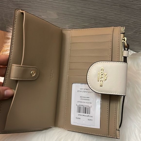NWT Coach Floral signature Wallet - Picture 8 of 11